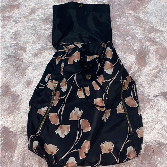 - Cute backpack 🎒 - Picture 3 of 4